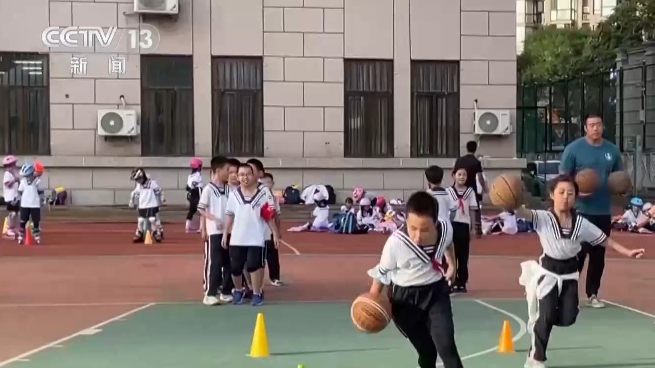 而是凭借其