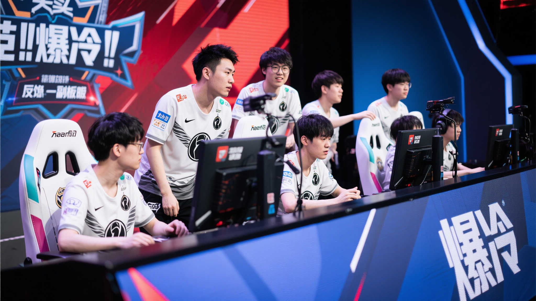 队实力的舞 队实力的舞