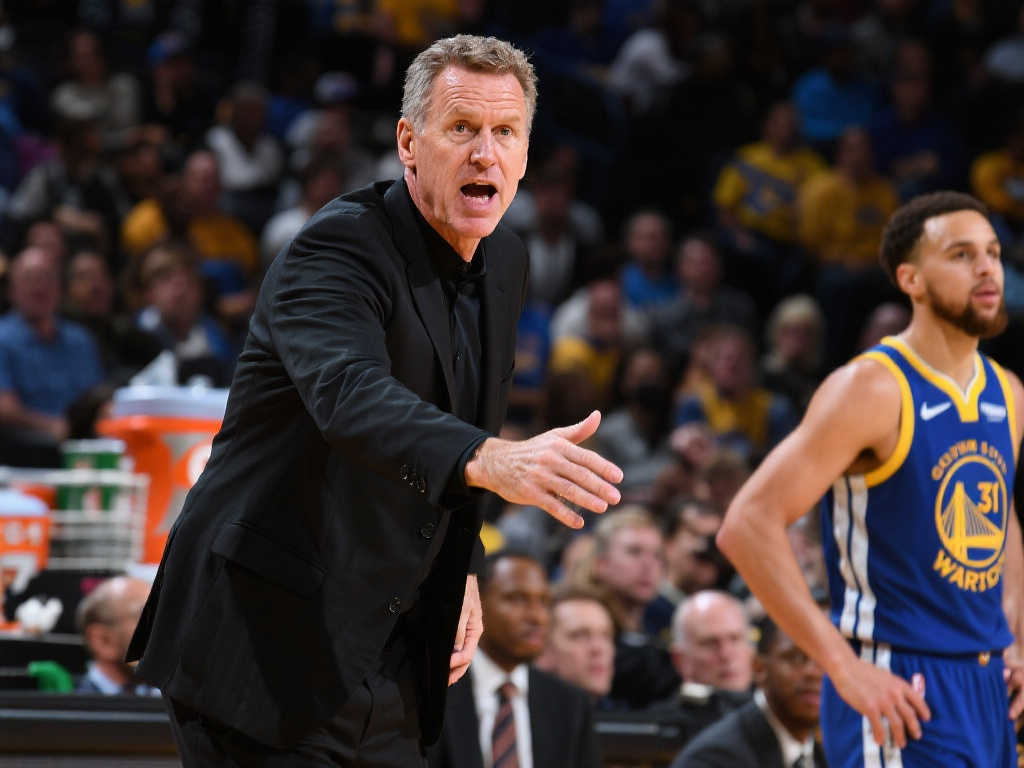 傳球調度著 傳球調度著